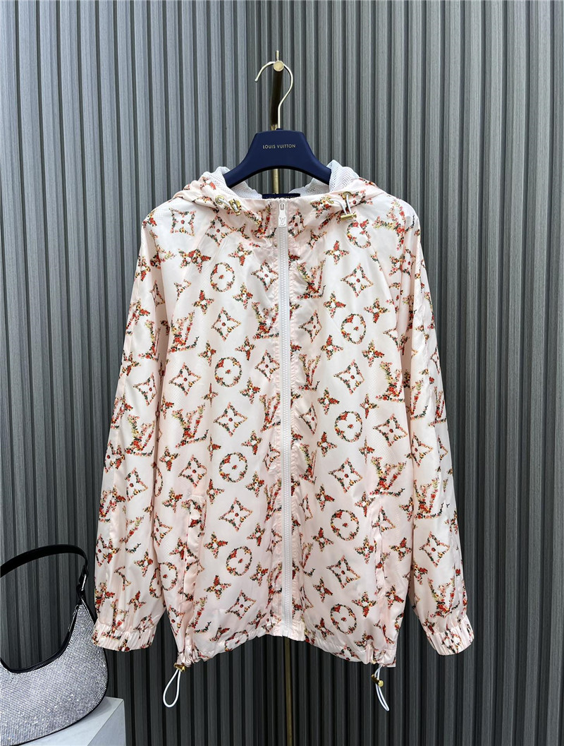 l0vis Vvtt0n lv floral sunscreen set