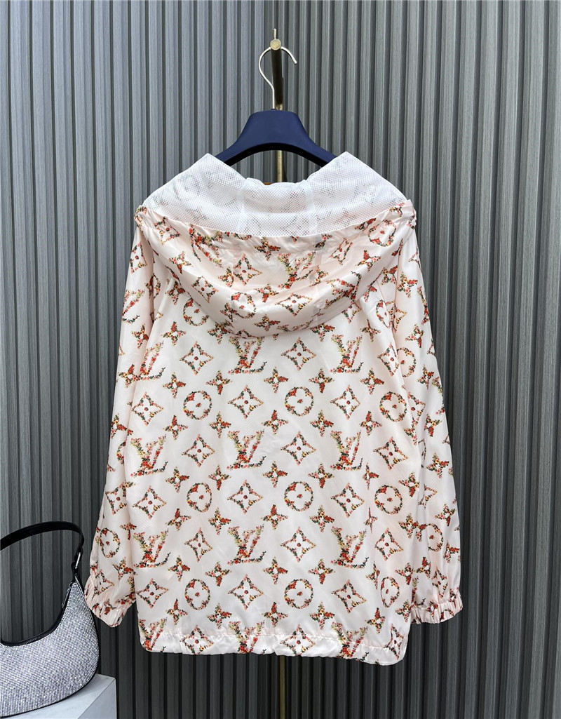 l0vis Vvtt0n lv floral sunscreen set