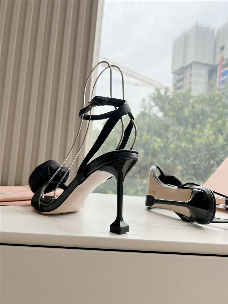 M1um1u rose high heels