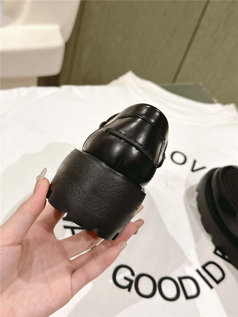 Ch**el new wood grain platform sandals