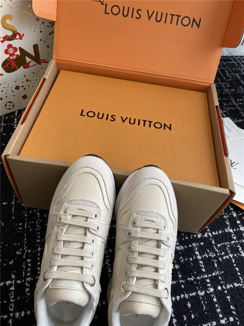 l0vis Vvtt0n lv run away sneakers in beige