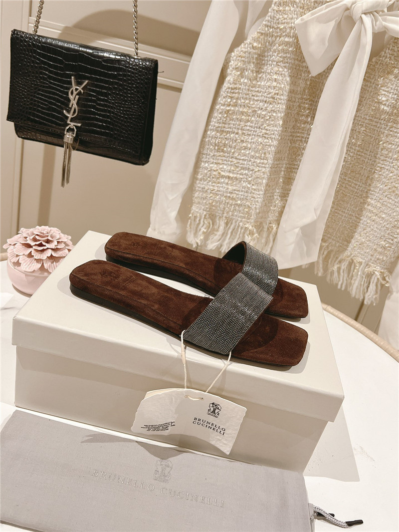 bc hot D1am0nd flat slippers: luxury and comfort combined