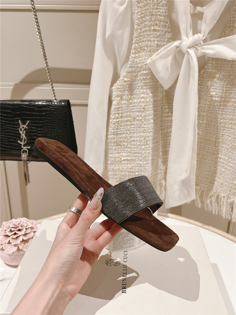 bc hot D1am0nd flat slippers: luxury and comfort combined