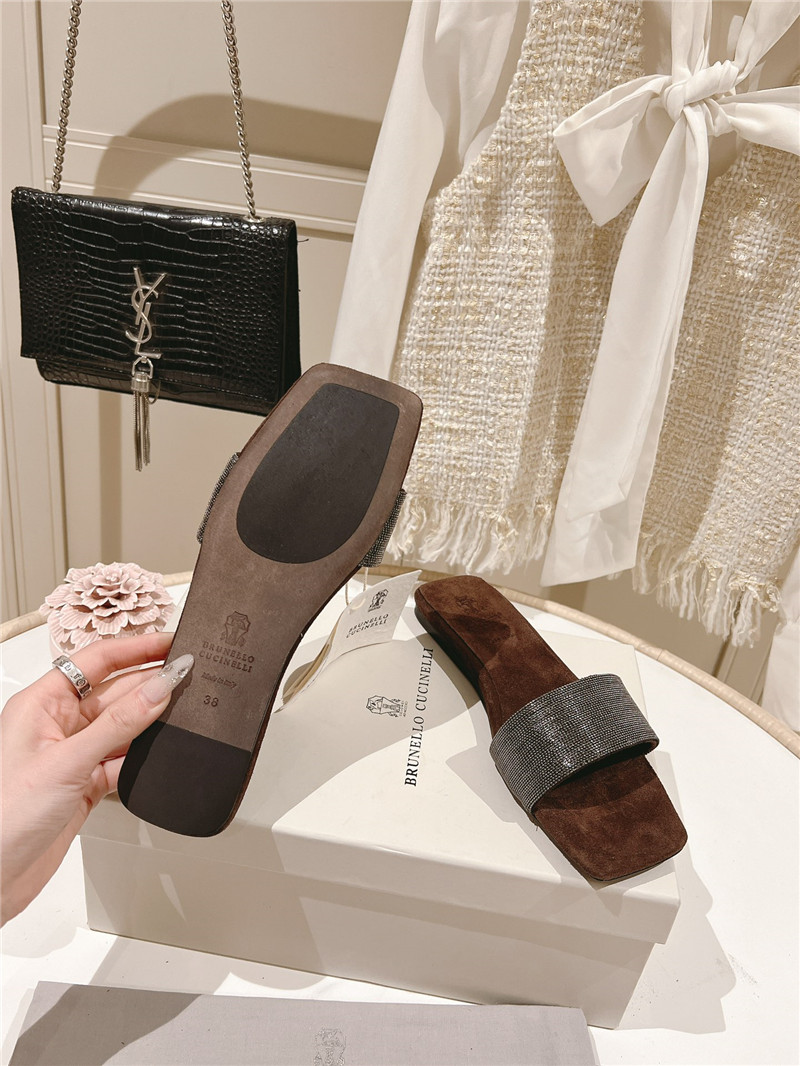 bc hot D1am0nd flat slippers: luxury and comfort combined