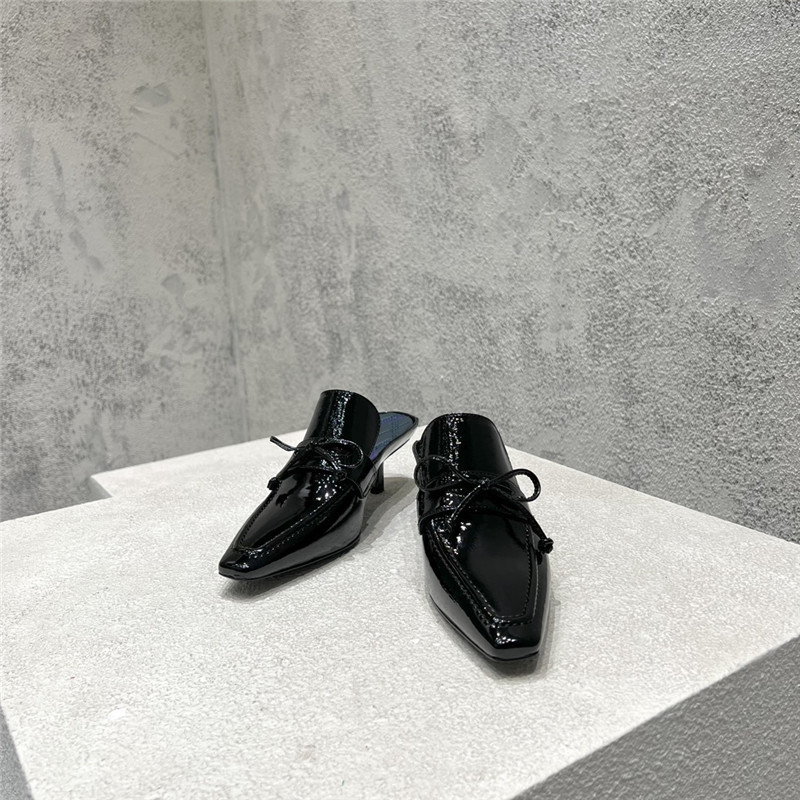 J1m*y Ch00’s latest casual shoes