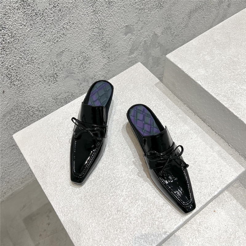 Bv*b*rry new fur heel half slippers