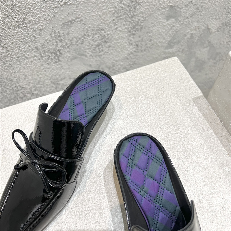 J1m*y Ch00’s latest casual shoes