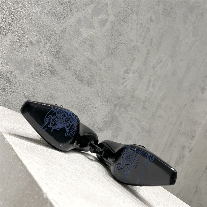 J1m*y Ch00’s latest casual shoes