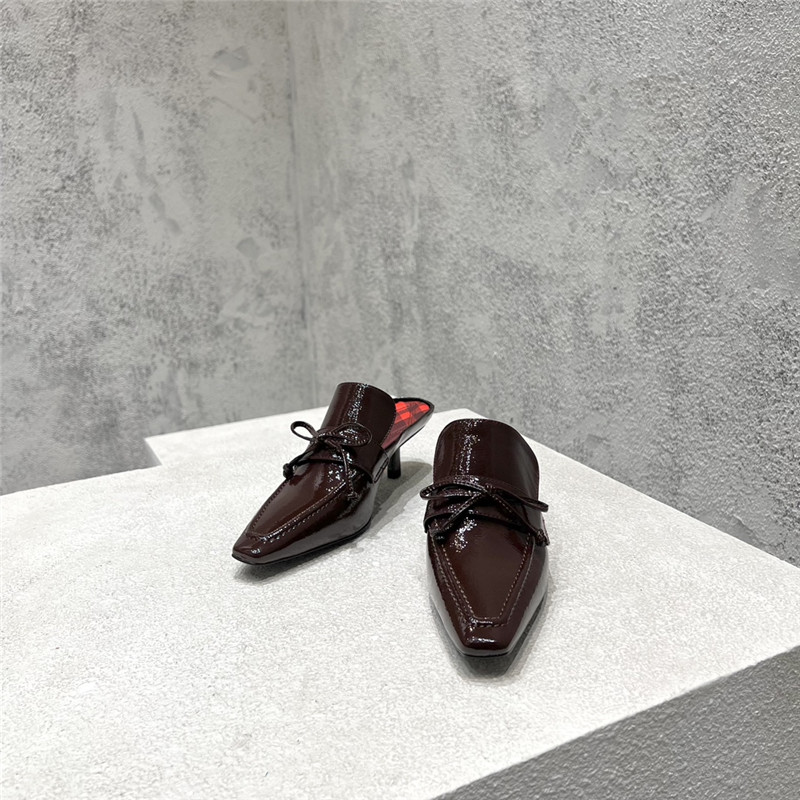 Bv*b*rry new fur heel half slippers