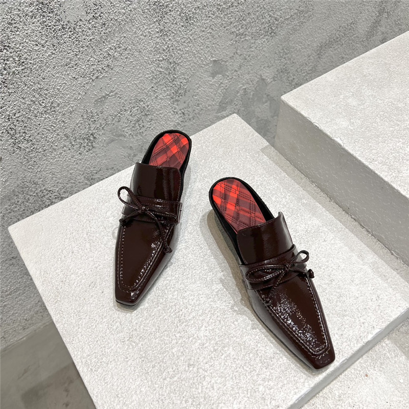 Bv*b*rry new fur heel half slippers