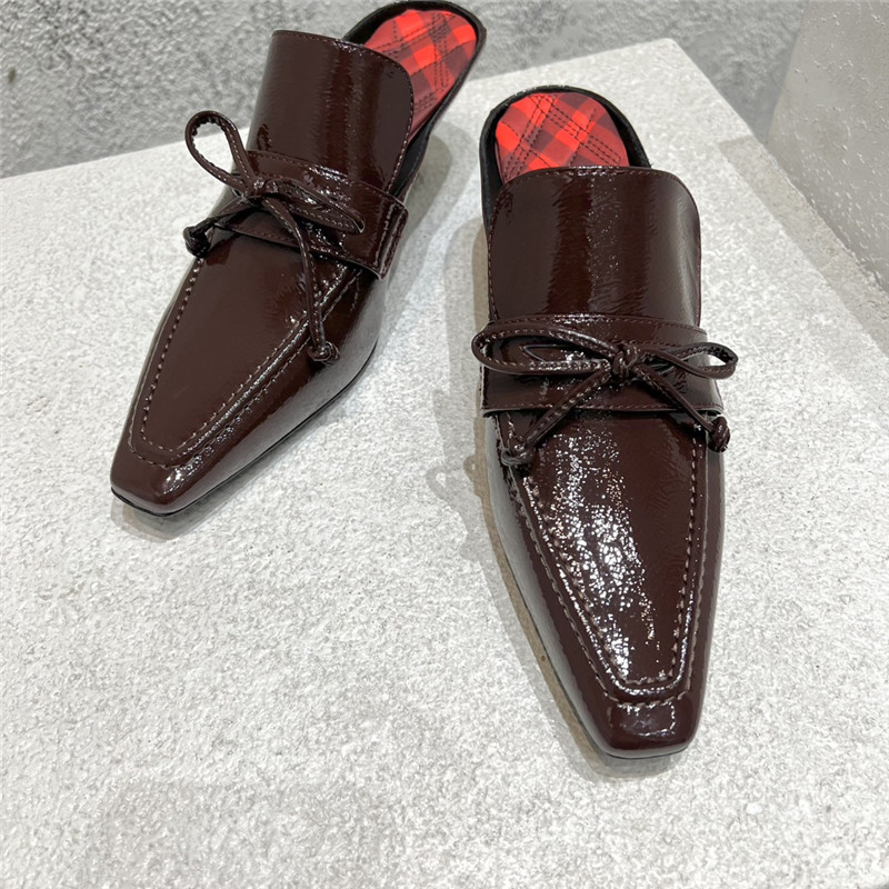 Bv*b*rry new fur heel half slippers