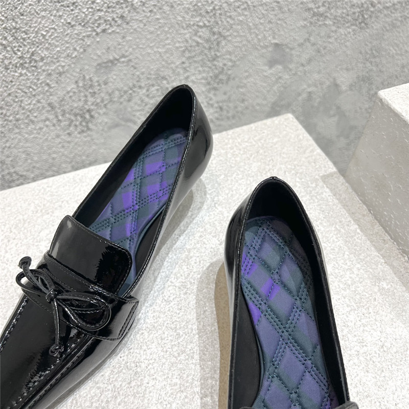 Bv*b*rry new fur heel half slippers