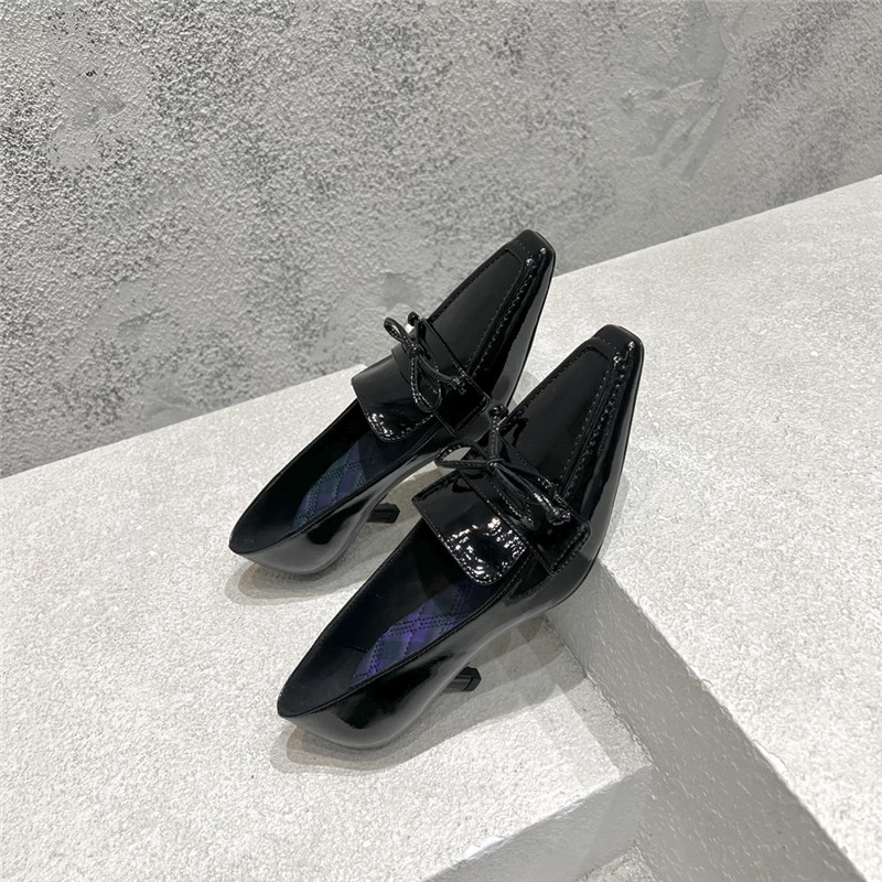 Bv*b*rry new fur heel half slippers