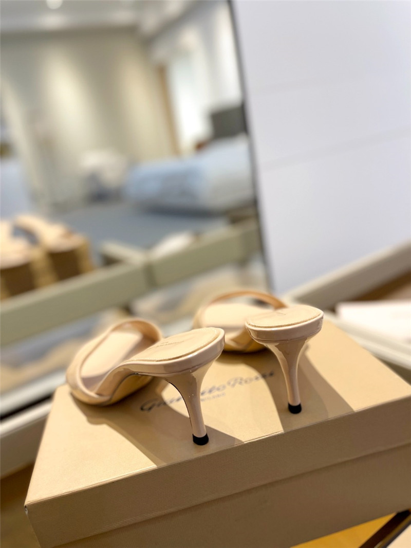 gianvito rossi new semi-trailer