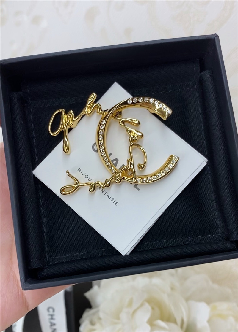 Ch**el spliced rhinestone irregular brooch