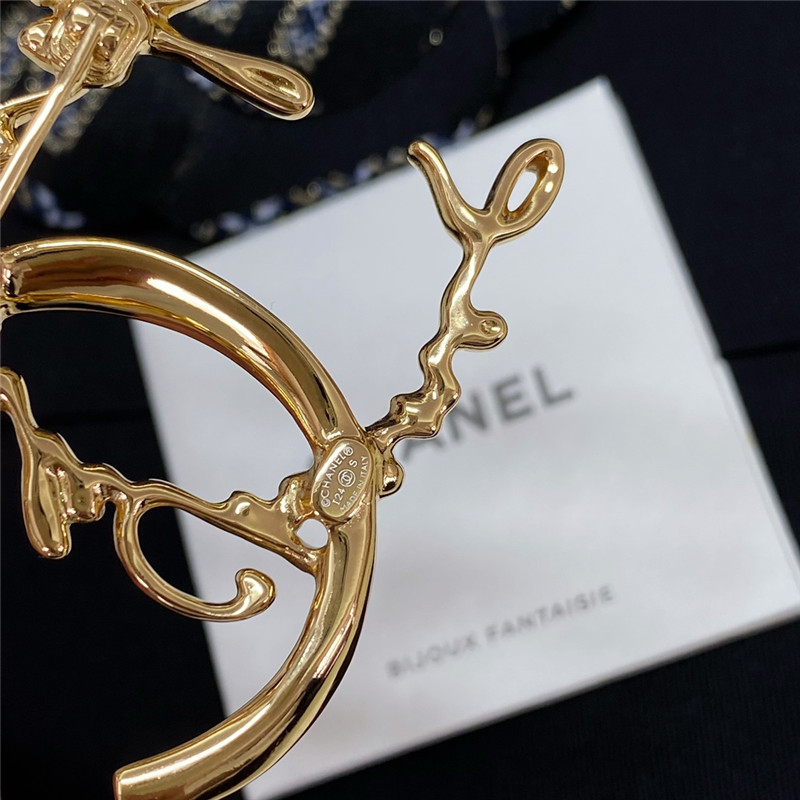 Ch**el spliced rhinestone irregular brooch