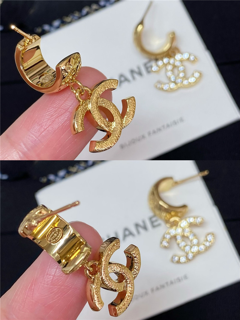 Ch**el letter double c earrings