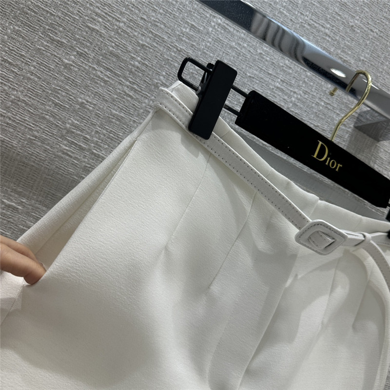 D10r classic versatile high waist shorts