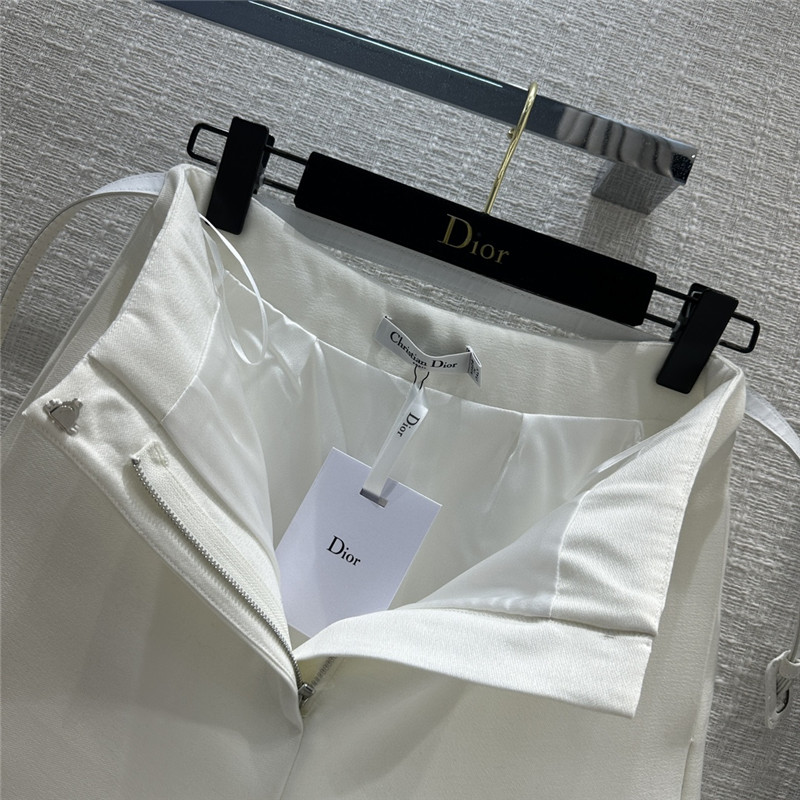 D10r classic versatile high waist shorts