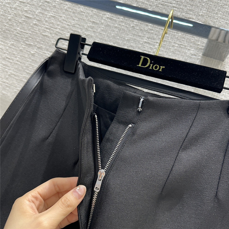 D10r classic versatile high waist shorts