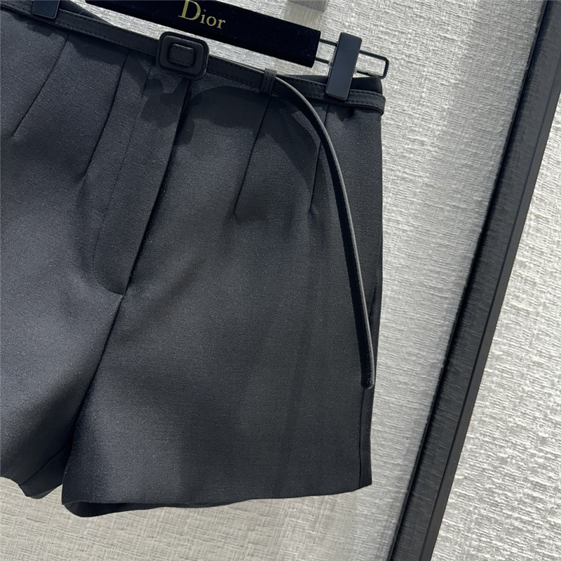 D10r classic versatile high waist shorts