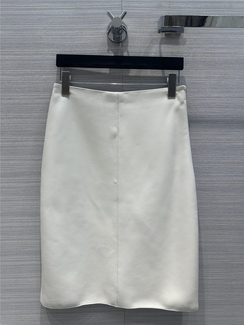 Pra*a premium white leather skirt