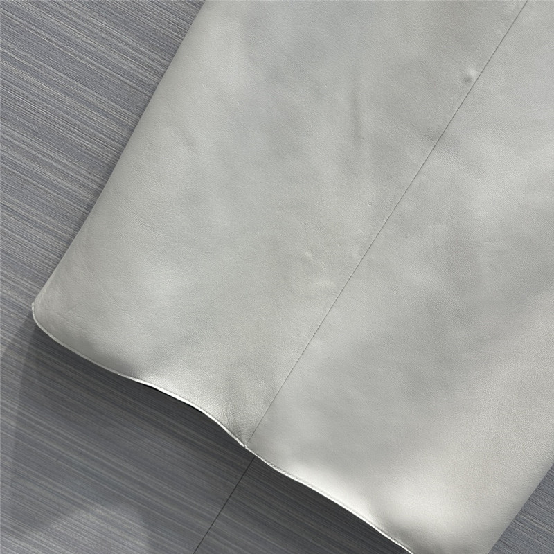 Pra*a premium white leather skirt