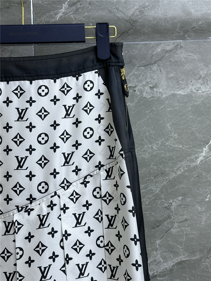 l0vis Vvtt0n lv presbyopic silk skirt