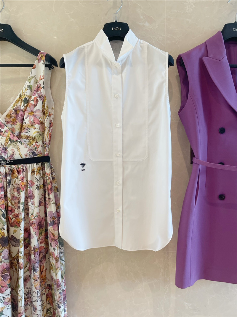 D10r swallow collar bee sleeveless shirt