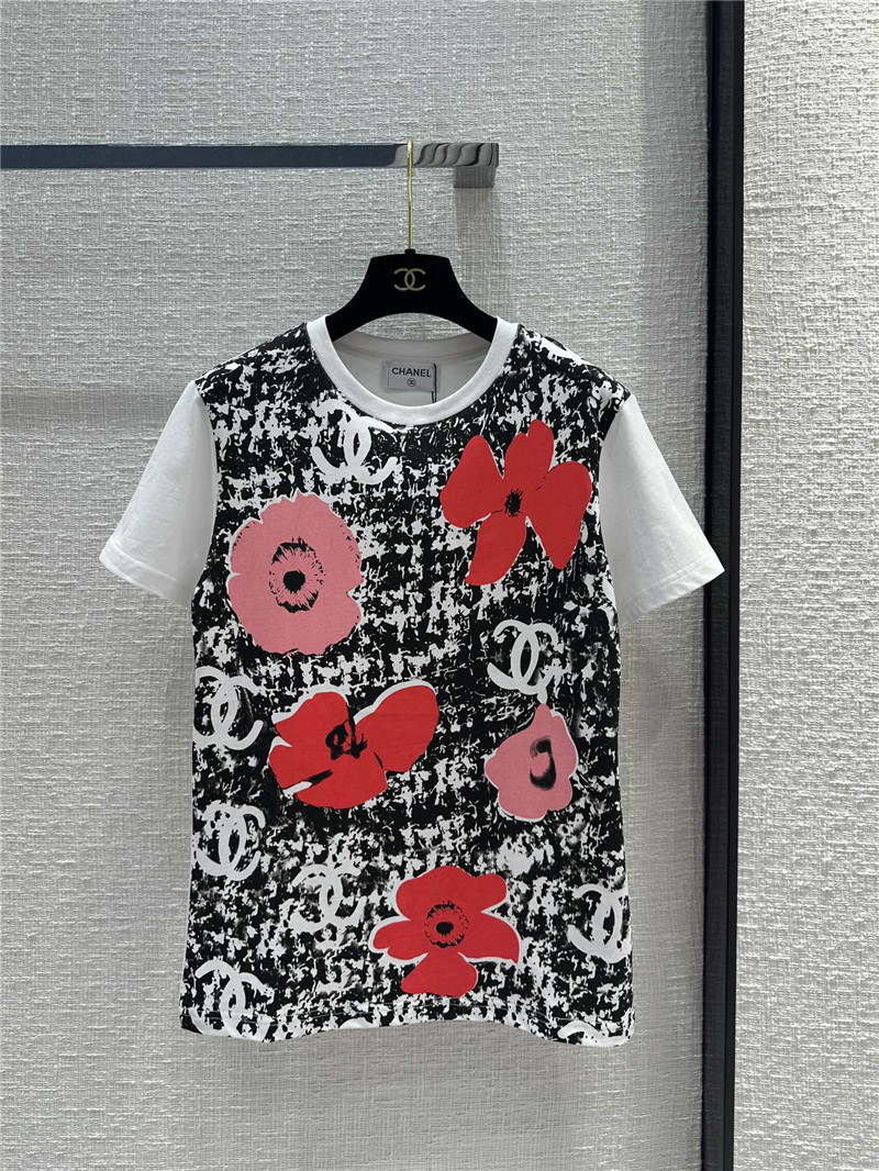 Ch**el small rhinestone logo graffiti printed t-shirt on the back