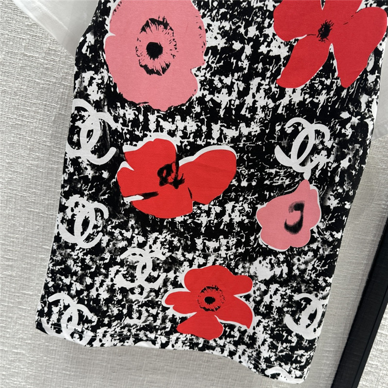 Ch**el small rhinestone logo graffiti printed t-shirt on the back