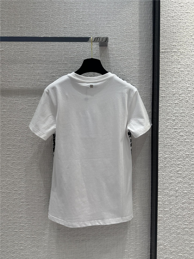 Ch**el small rhinestone logo graffiti printed t-shirt on the back