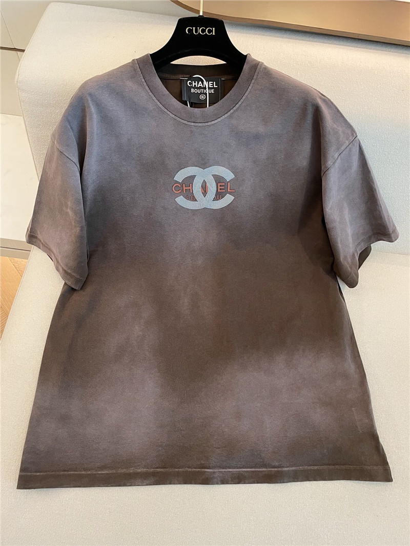 Ch**el brown vintage Ch**el short sleeves