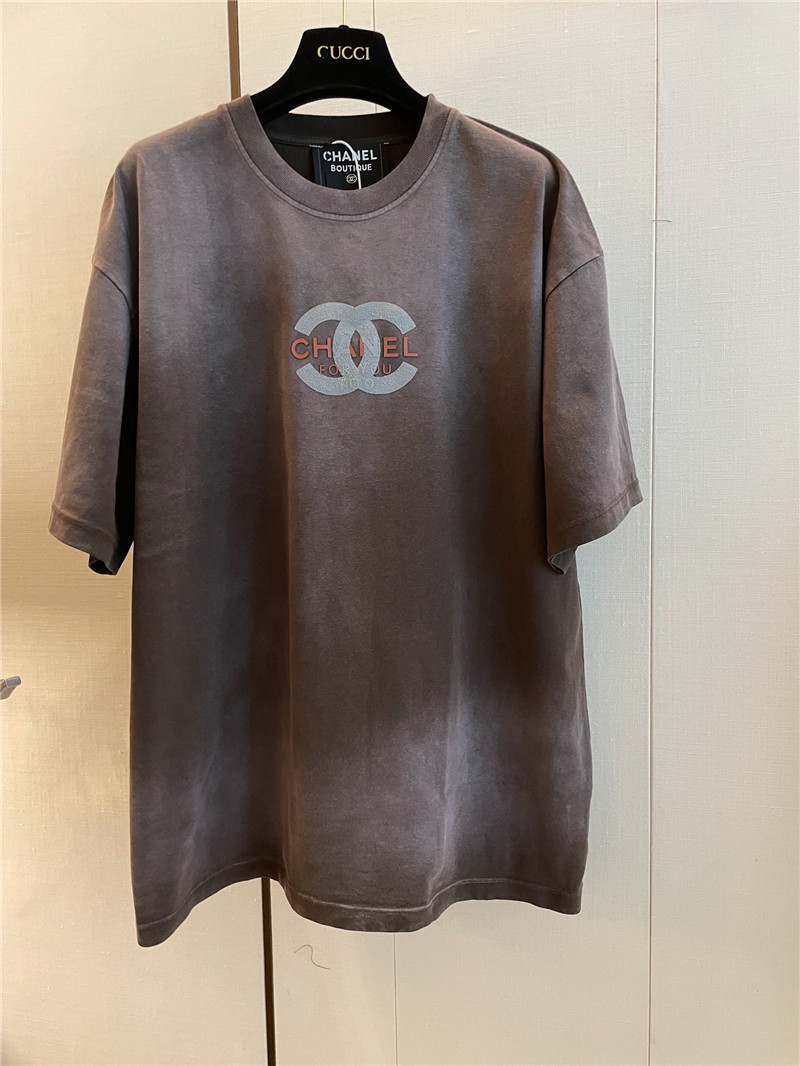Ch**el brown vintage Ch**el short sleeves