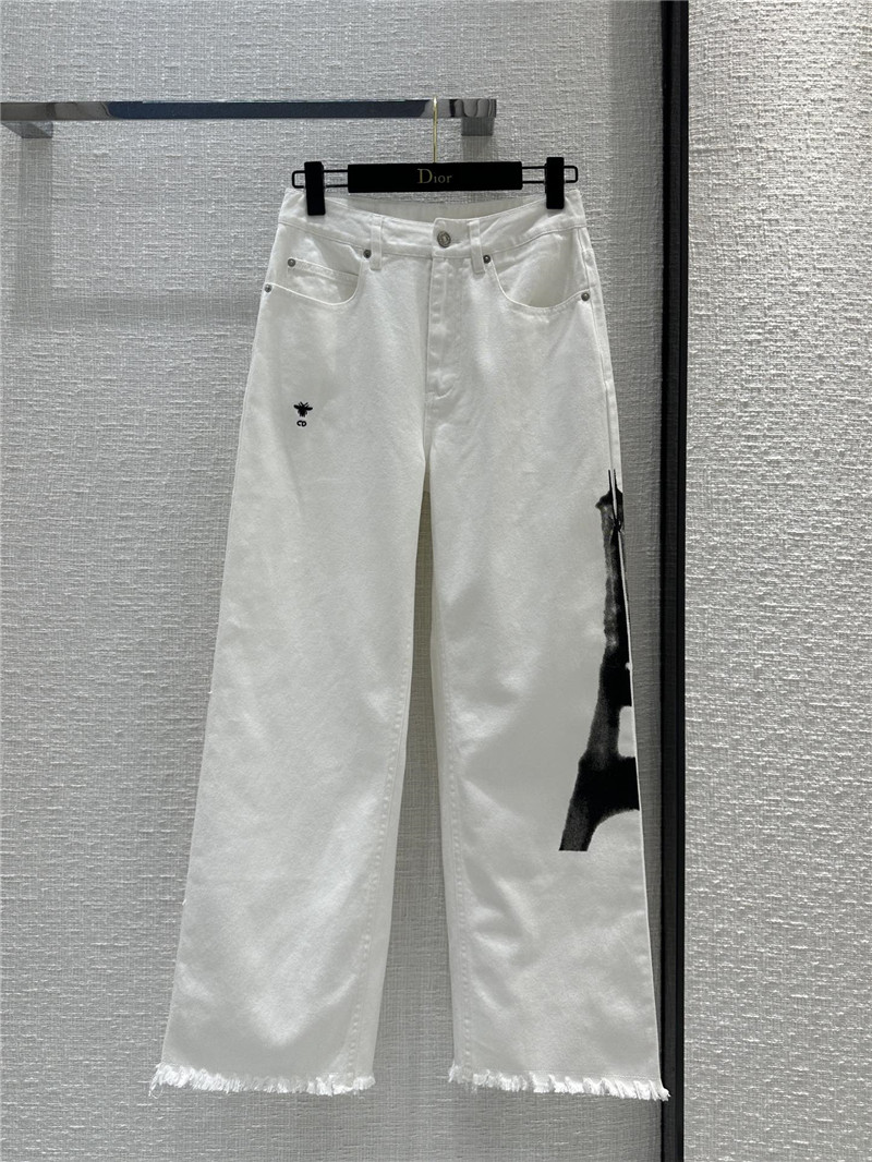 D10r age-reducing raw edge design straight jeans