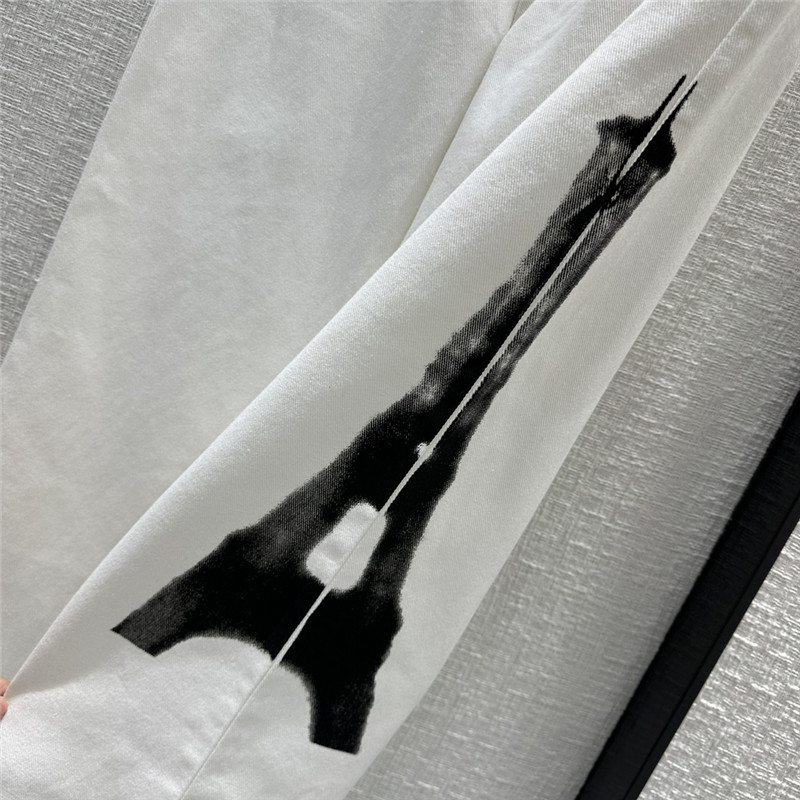 D10r age-reducing raw edge design straight jeans