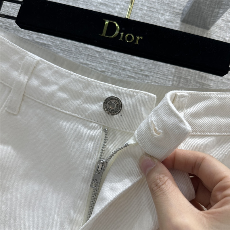 D10r new white shorts