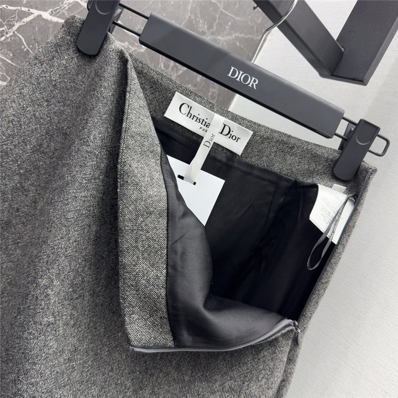 D10r suit jacket + mid-length skirt suit