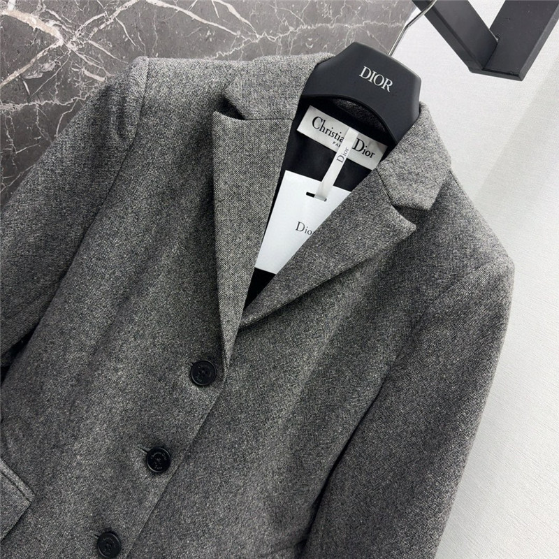 D10r suit jacket + mid-length skirt suit