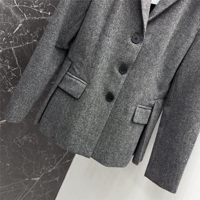 D10r suit jacket + mid-length skirt suit