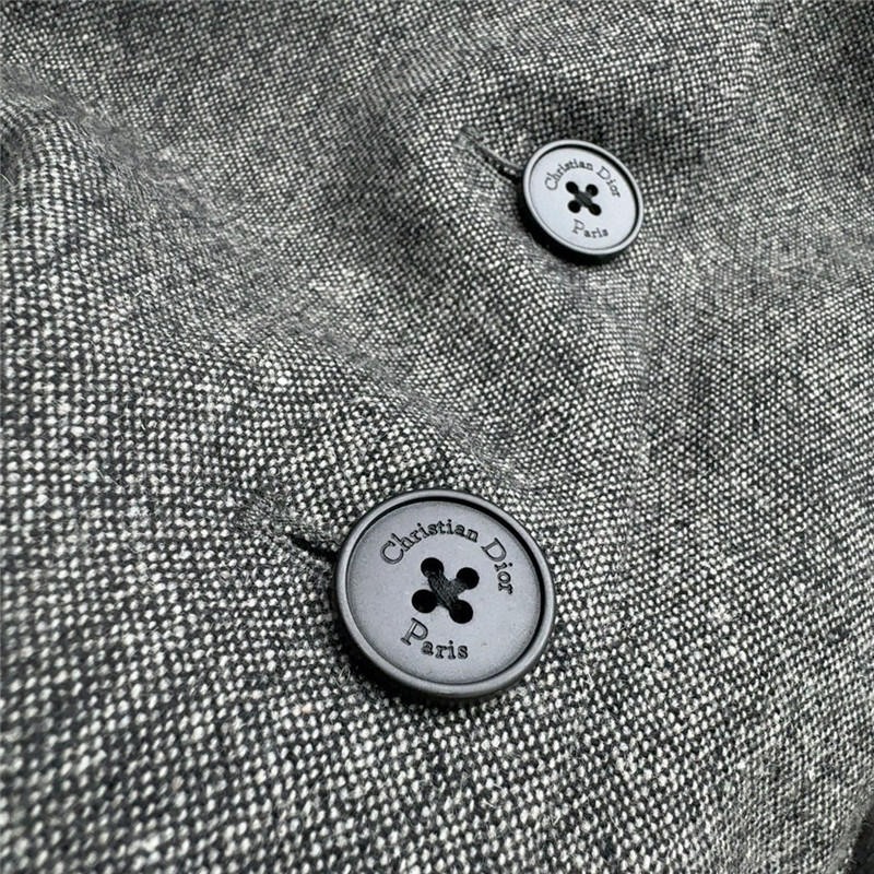 D10r suit jacket + mid-length skirt suit