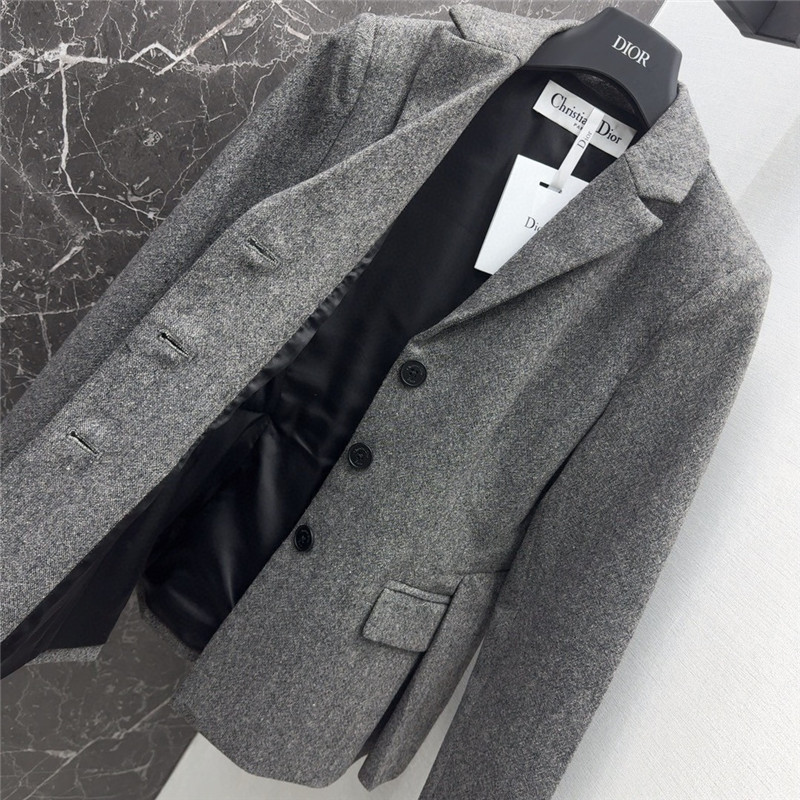 D10r suit jacket + mid-length skirt suit