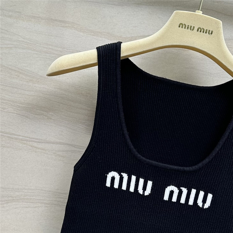 M1um1u kanhua logo knitted vest