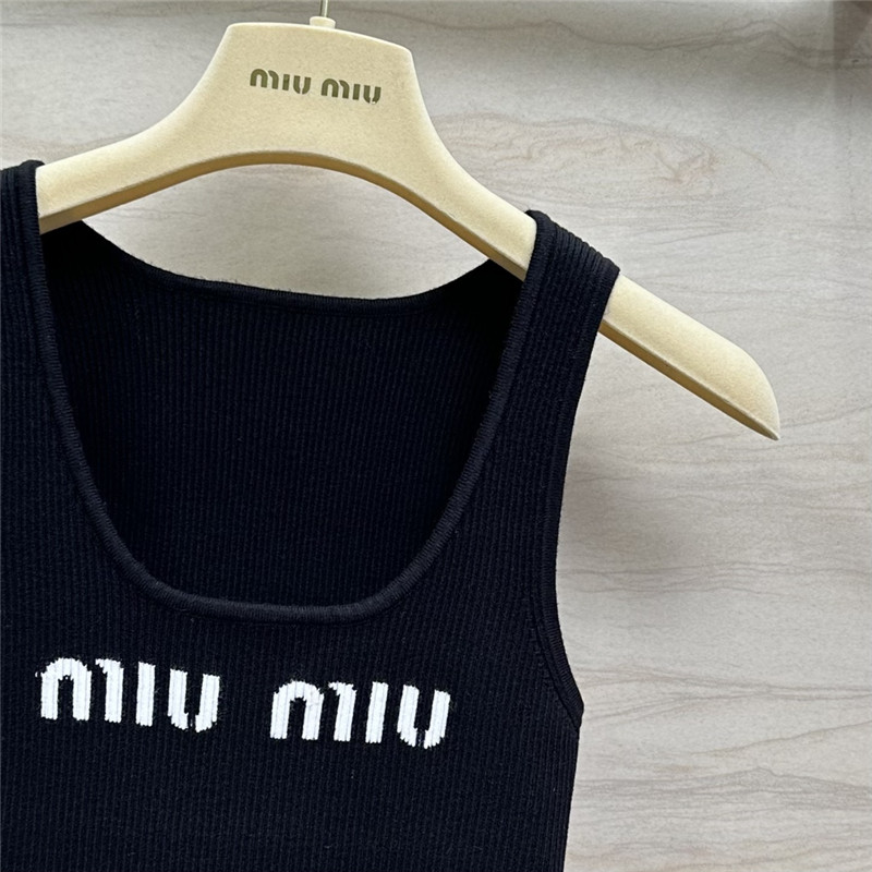 M1um1u kanhua logo knitted vest