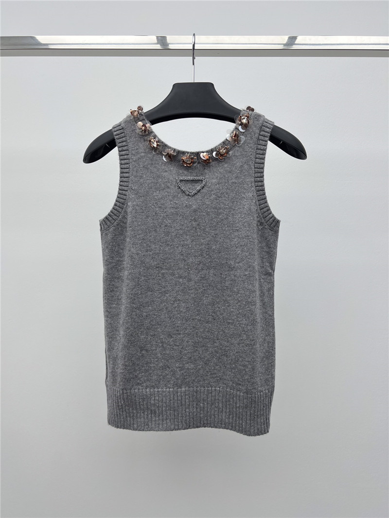 pra*a D1am0nd neckline vest