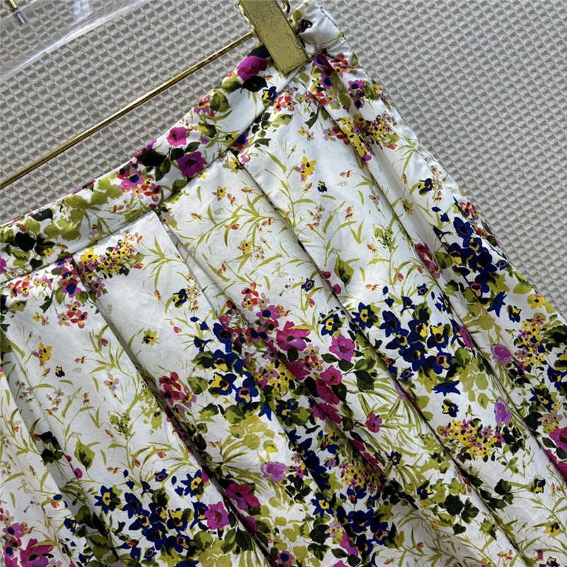 Vanitoo floral high-waisted pleated skirt