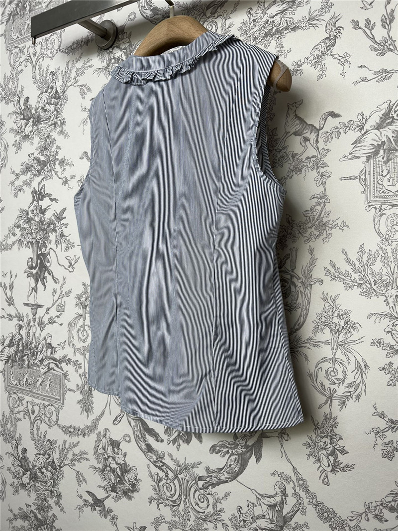 Ch**el new earring sleeveless shirt