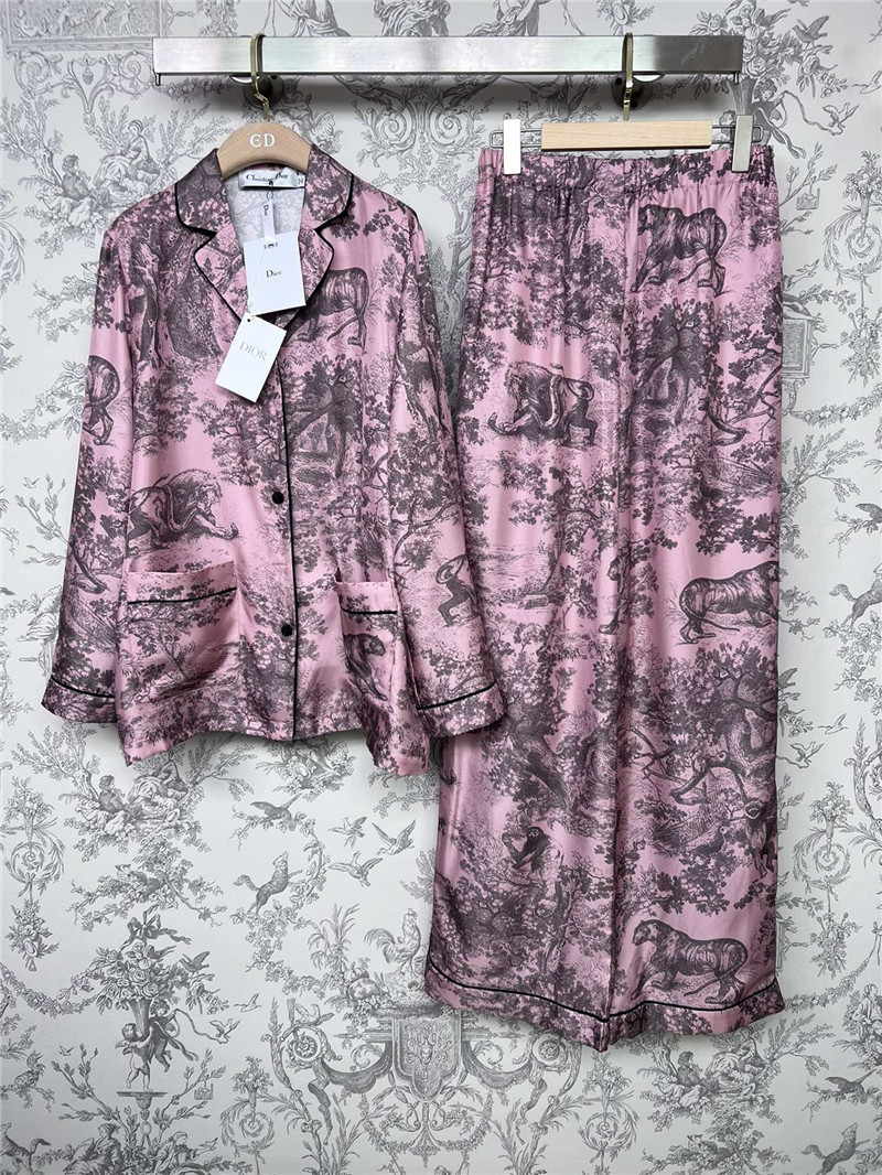 D10r new animal silk suit