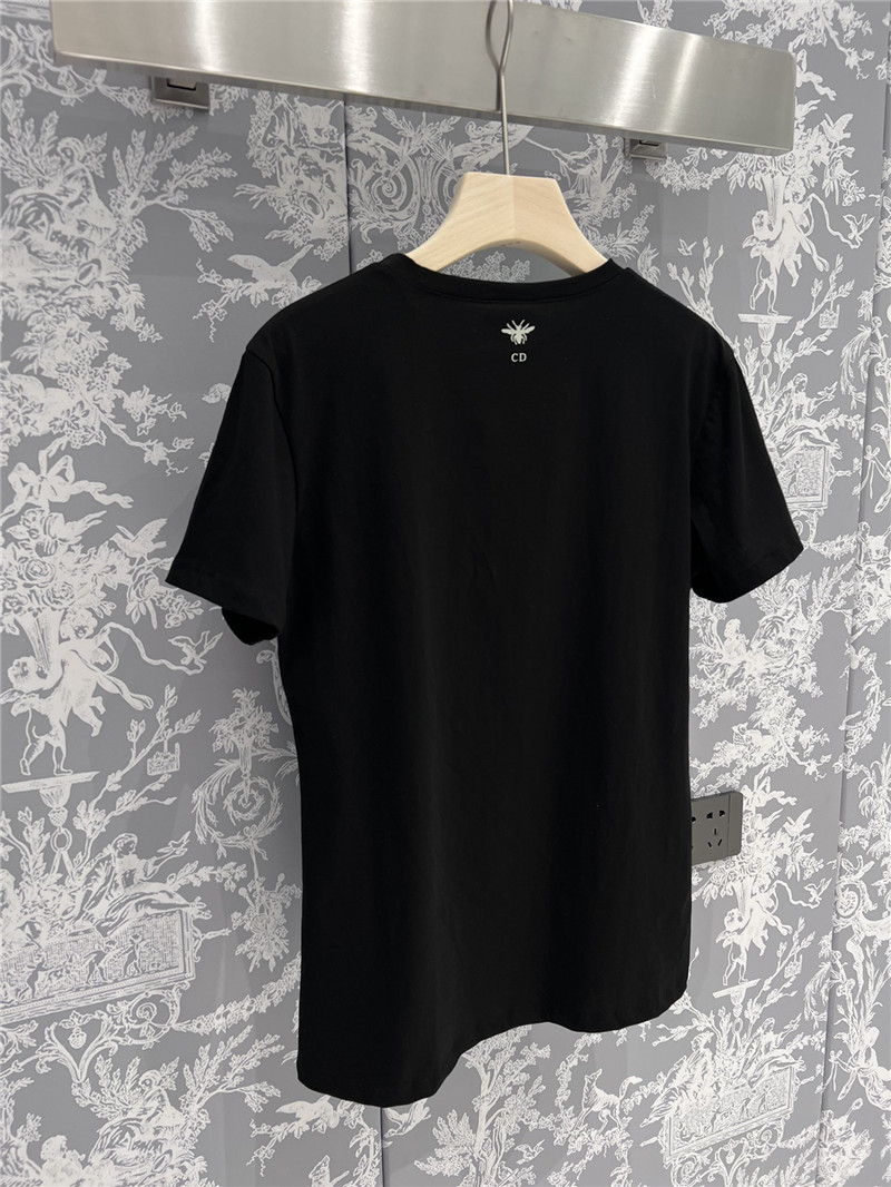 D10r printed number 8 t-shirt