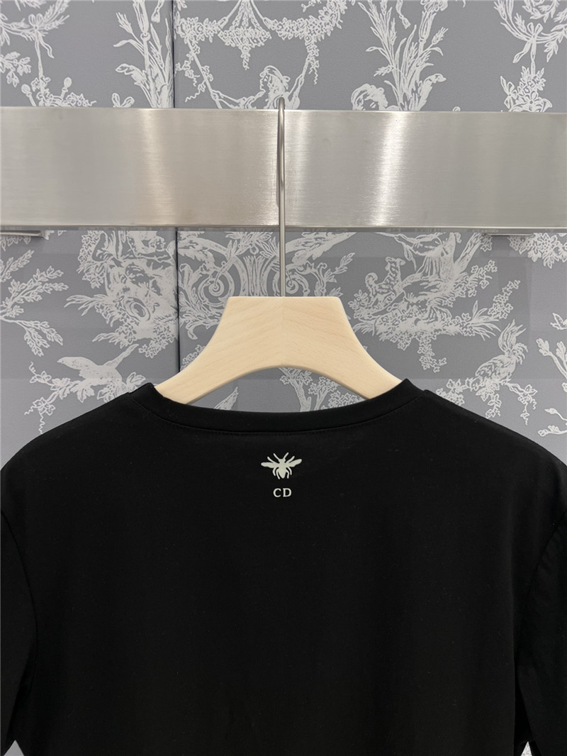 D10r printed number 8 t-shirt